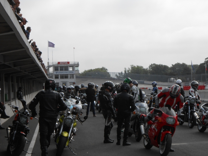 Cafe racer Montlhery Paris France motorcycle tour -